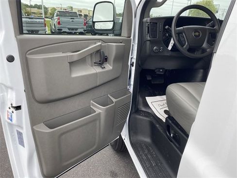 New 2025 Chevrolet Express 2500 w/ Driver Convenience Package image 25