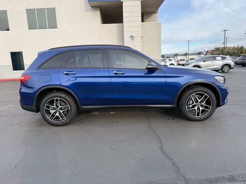 Used 2019 Mercedes-Benz GLC 300 4MATIC image 3