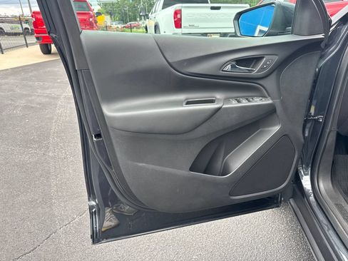 Used 2023 Chevrolet Equinox LT w/ LPO, Floor Liner Package FWD image 11