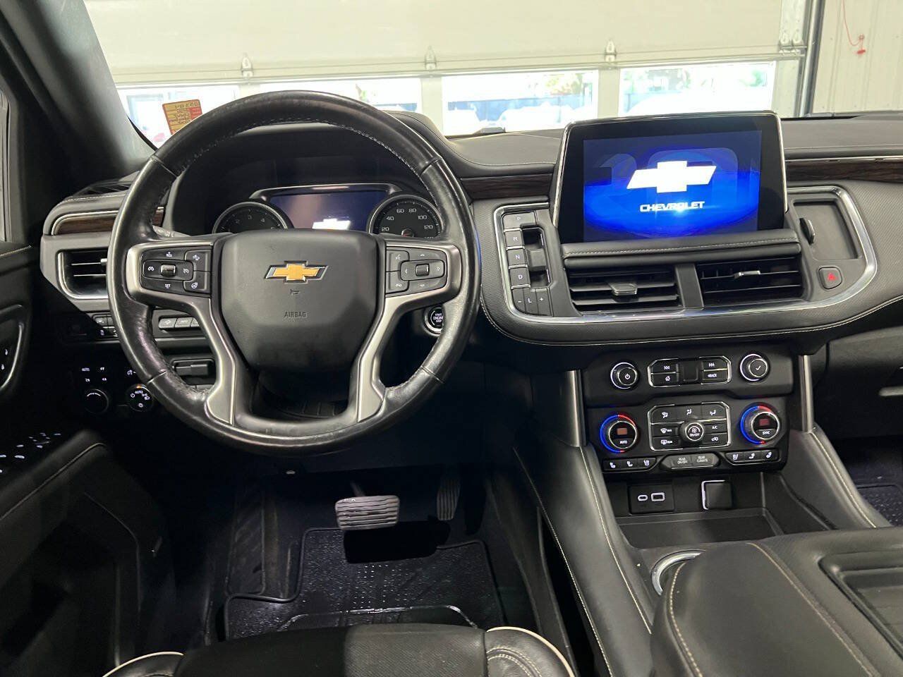Used 2021 Chevrolet Suburban Premier w/ Premium Package AWD/4WD image 8