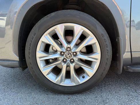 Used 2021 Toyota Highlander Limited image 45