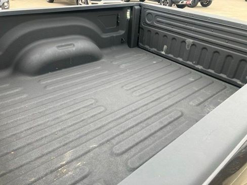 Certified 2025 RAM 2500 Big Horn AWD/4WD image 25