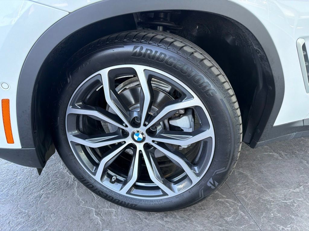 Used 2025 BMW X4 xDrive30i w/ Premium Package AWD/4WD image 5