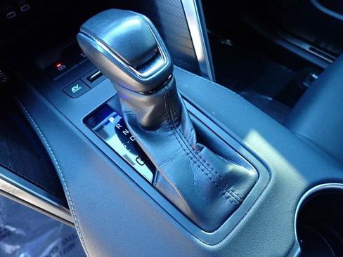 Certified 2023 Toyota Venza XLE image 24