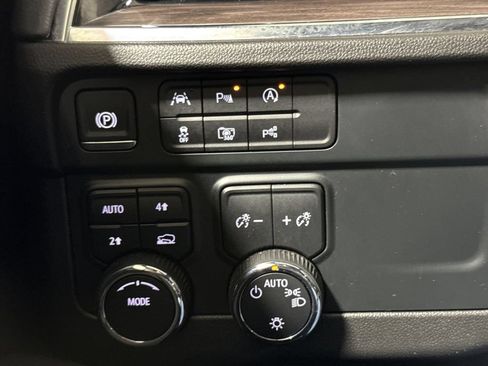 Used 2025 Chevrolet Tahoe LT AWD/4WD image 19