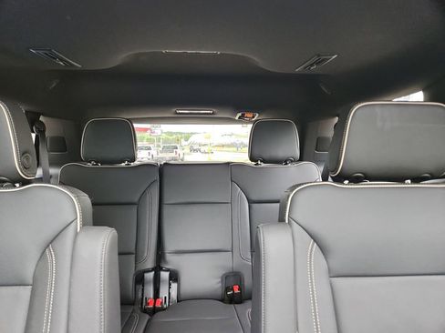 Used 2023 Chevrolet Tahoe Premier AWD/4WD image 32