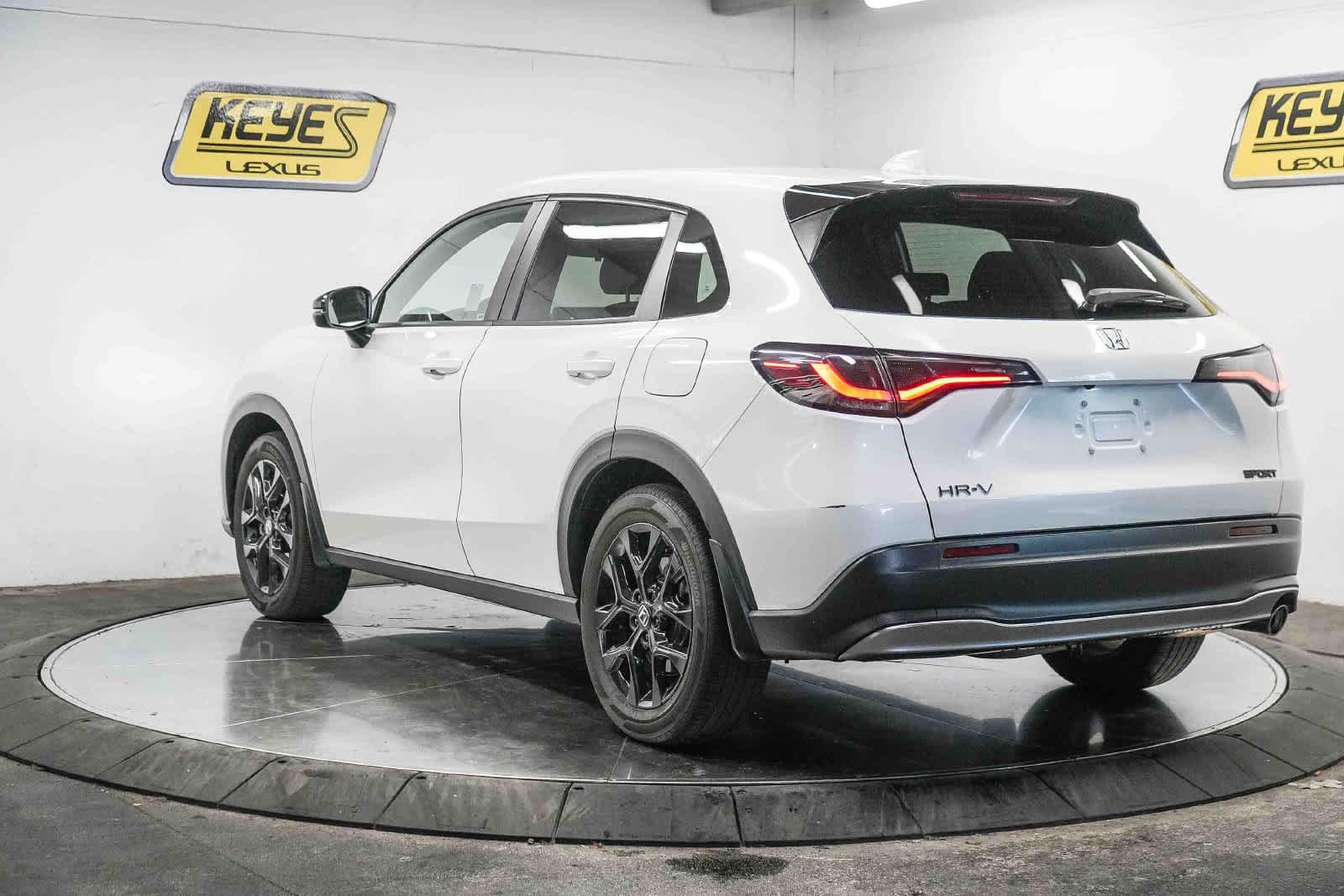 Used 2024 Honda HR-V Sport image 4