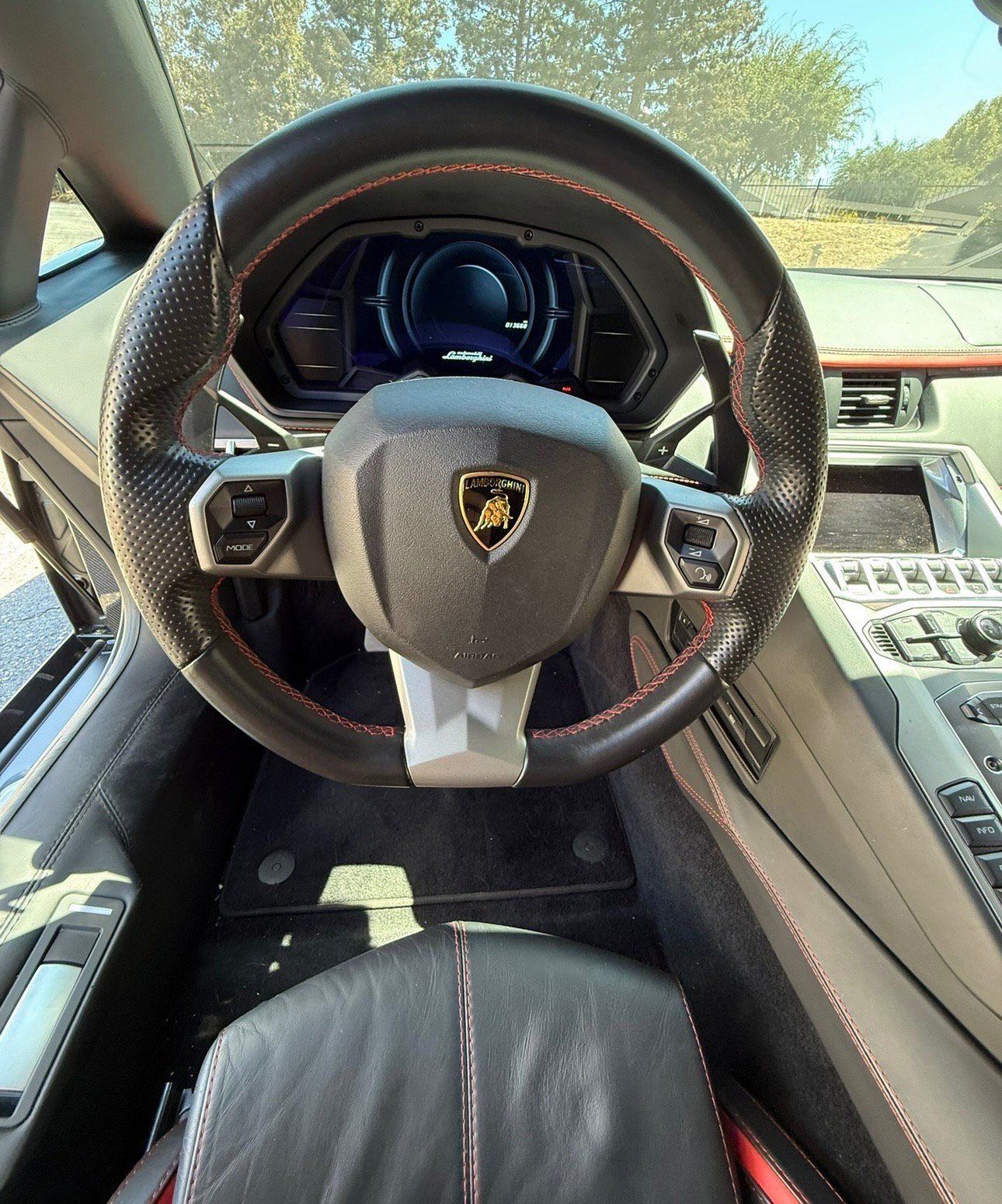 Used 2018 Lamborghini Aventador S AWD/4WD image 17