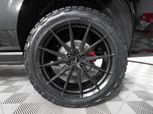 Used 2025 Cadillac Escalade ESV V w/ LPO, ONYX Package image 36