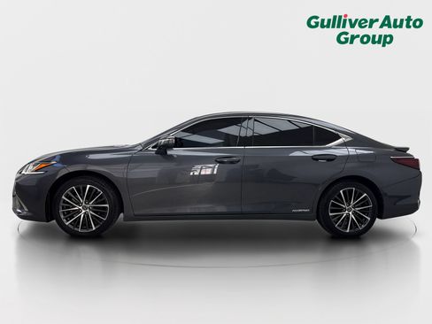 Used 2022 Lexus ES 300h w/ Premium Package FWD image 3