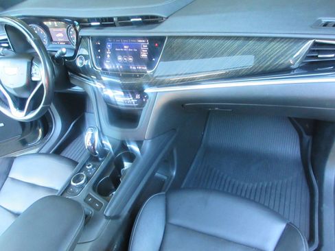 Used 2020 Cadillac XT6 Premium Luxury AWD/4WD image 31