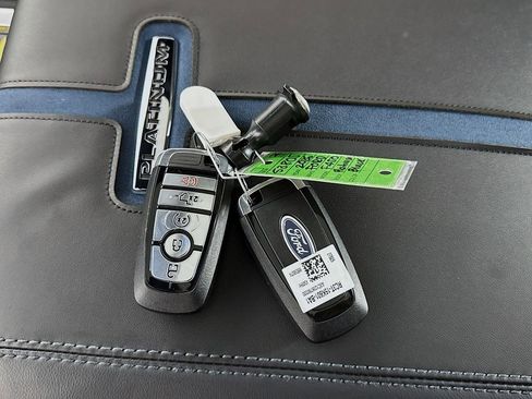 Used 2026 Ford F450 Platinum w/ FX4 Off-Road Package image 49