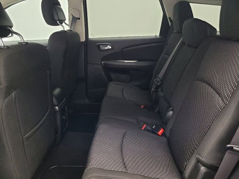 Used 2019 Dodge Journey SE image 18
