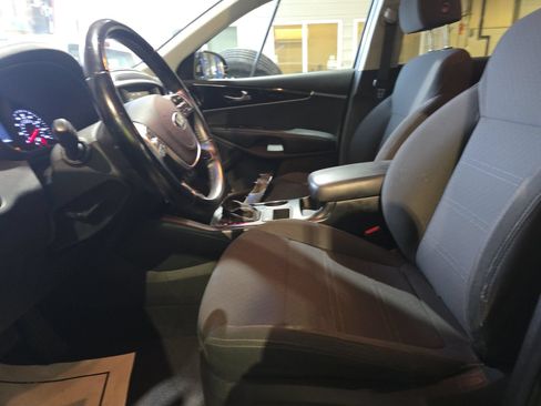 Used 2020 Kia Sorento LX w/ LX I4 Convenience Package FWD image 10