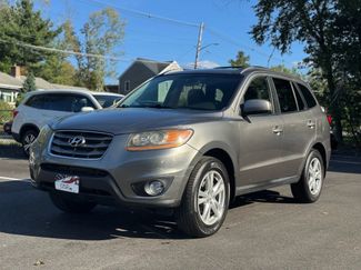 Used 2011 Hyundai Santa Fe SE image 1