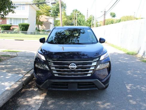 Used 2024 Nissan Rogue SV FWD image 3