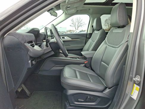Certified 2025 Ford Explorer Active w/ Active Comfort Package image 15