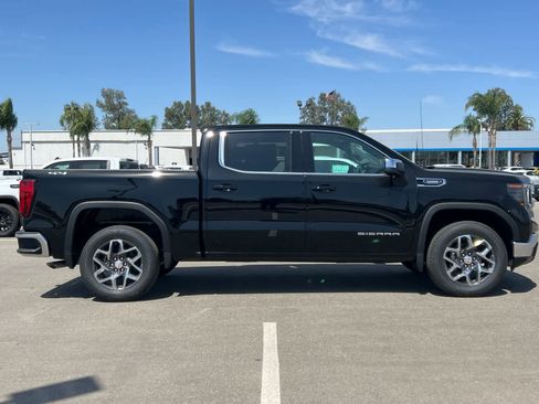 New 2025 GMC Sierra 1500 SLE image 6