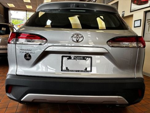 Used 2022 Toyota Corolla Cross L FWD image 11