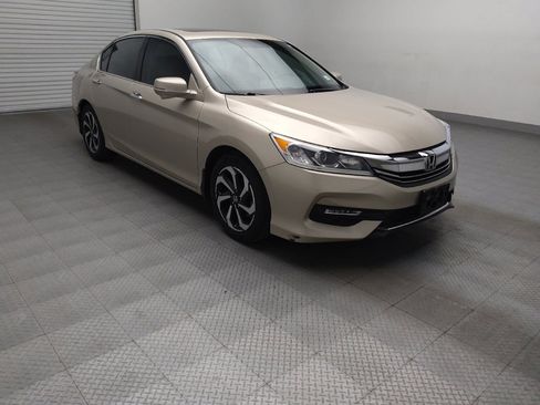 Used 2017 Honda Accord EX image 13