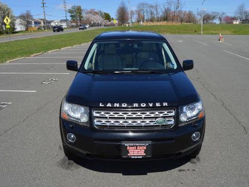 Used 2013 Land Rover LR2 HSE image 9