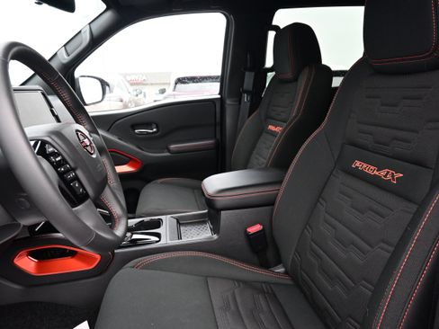 Certified 2025 Nissan Frontier PRO-4X w/ Interior Protection Package image 26