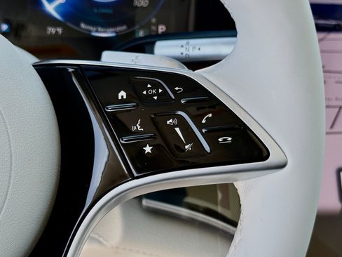 New 2026 Mercedes-Benz EQS 550 4MATIC SUV image 24