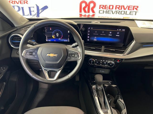 Used 2025 Chevrolet Trax LT w/ LT Convenience Package FWD image 13