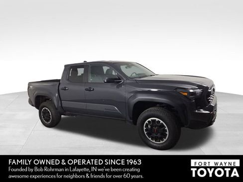Used 2024 Toyota Tacoma TRD Off-Road image 5