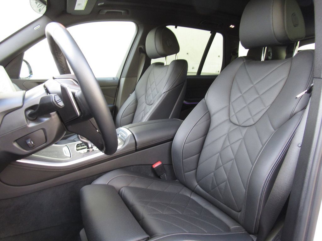 Used 2023 BMW X5 xDrive45e w/ Executive Package AWD/4WD image 13