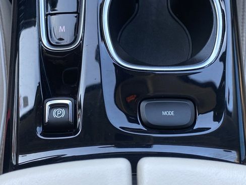 Used 2022 Buick Envision Avenir w/ Technology Package II image 22