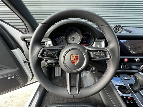 Used 2026 Porsche Macan S AWD/4WD image 17