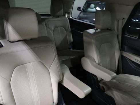 Used 2023 Ford Expedition Limited image 22