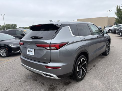 Used 2024 Mitsubishi Outlander SE AWD/4WD image 5