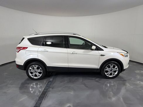 Used 2016 Ford Escape Titanium w/ Equipment Group 301A AWD/4WD image 4