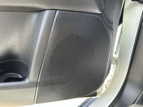 Used 2023 Nissan Armada SL w/ Captain's Chairs Package image 33