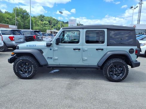 Used 2023 Jeep Wrangler Unlimited w/ Cold Weather Group AWD/4WD image 7