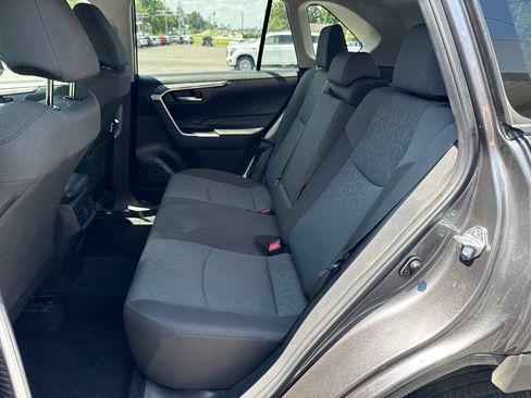 Used 2025 Toyota RAV4 XLE FWD image 12