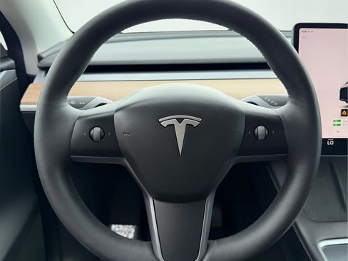 Used 2023 Tesla Model Y Long Range AWD/4WD image 40