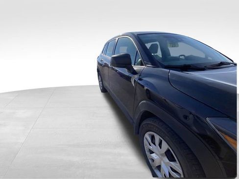 Used 2022 Toyota Corolla Cross L image 12