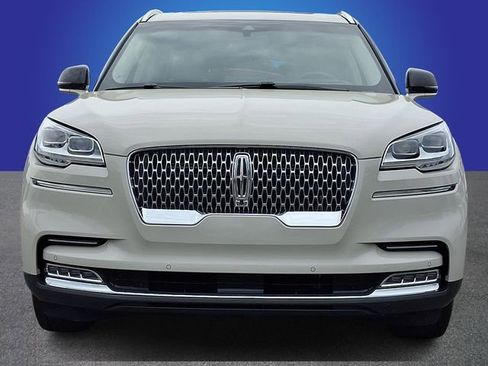 Used 2023 Lincoln Aviator Reserve w/ Equipment Group 201A AWD/4WD image 2