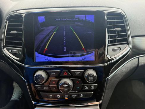 Used 2020 Jeep Grand Cherokee Limited RWD image 13