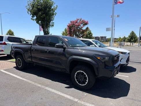 Used 2024 Toyota Tacoma TRD Off-Road w/ TRD Off Road Premium Package AWD/4WD image 2