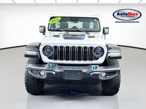 Used 2024 Jeep Wrangler Unlimited Rubicon 4xe w/ Technology Group AWD/4WD image 7
