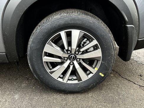 New 2026 Nissan Pathfinder SL image 11