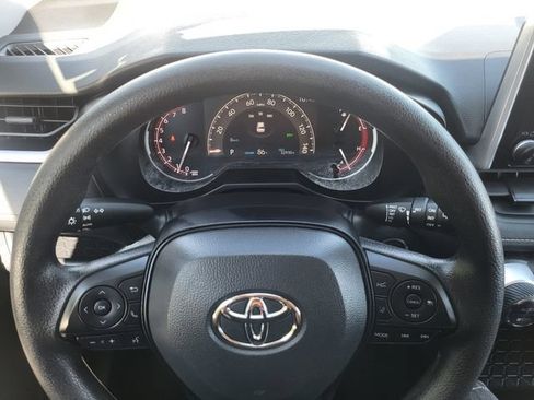 Used 2025 Toyota RAV4 XLE AWD/4WD image 15