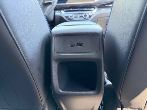 Used 2024 Buick Envista Sport Touring w/ Convenience I Package FWD image 23