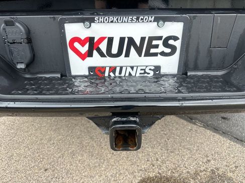 Used 2024 GMC Canyon AT4 w/ Canyon Safety Plus Package AWD/4WD image 15