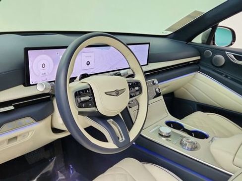 Used 2025 Genesis GV80 3.5T Prestige image 20