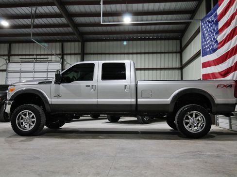 Used 2016 Ford F250 Lariat AWD/4WD image 6